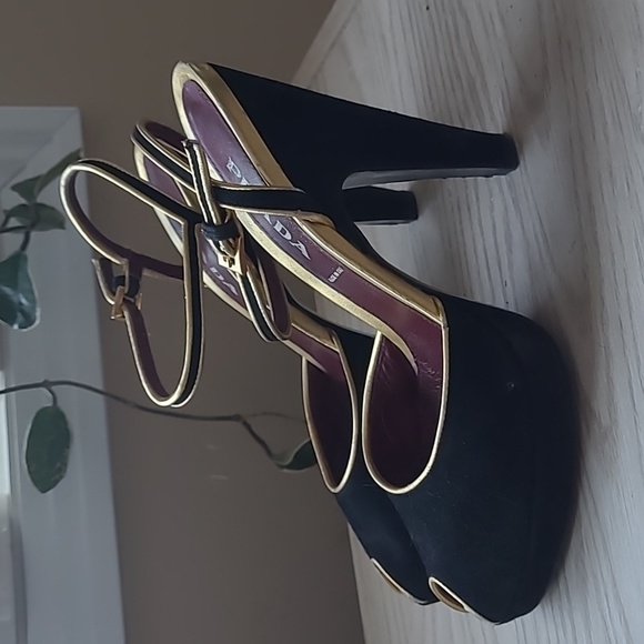 Prada peeptoes - Picture 3 of 6